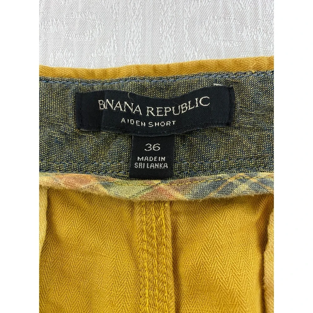 Banana Republic Aiden Short Mens 36 Mustard Yellow Herringbone Slim Chino Shorts